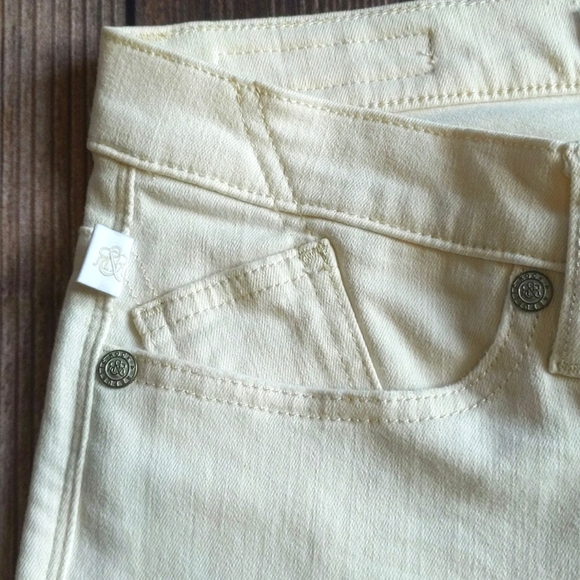 Rock & Republic Cream Straight Leg Jeans - Picture 6 of 12